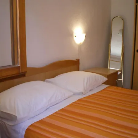 With A Parking Space Rukavac, - 11855 Vis